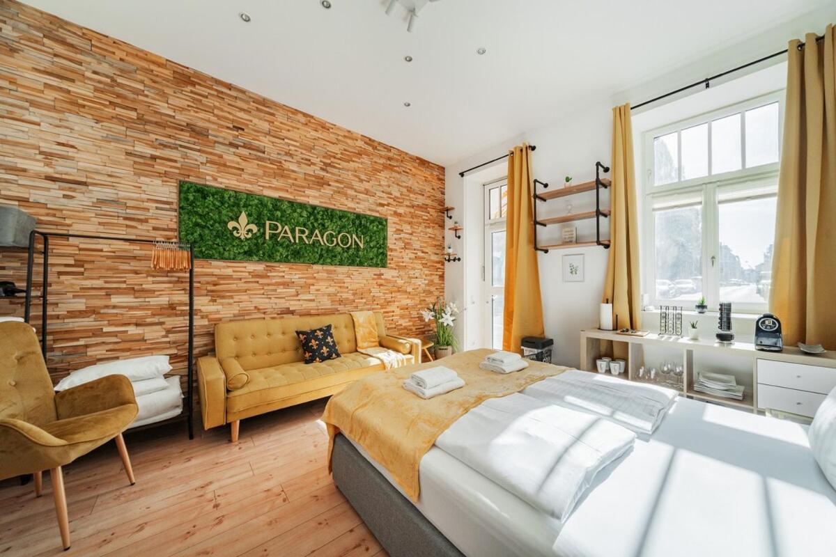 Classy Premium With Free Parking Apartment
